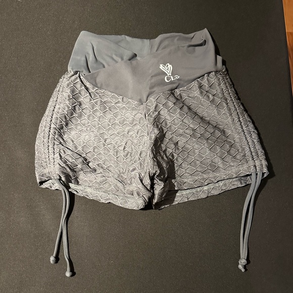 Pants - CLS Scrunch Shorts